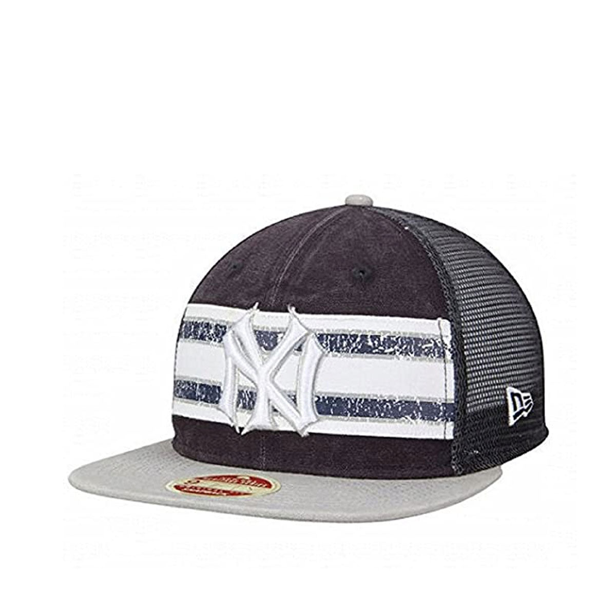 New York Yankees New Era Blackout Trucker 9FIFTY Snapback Hat